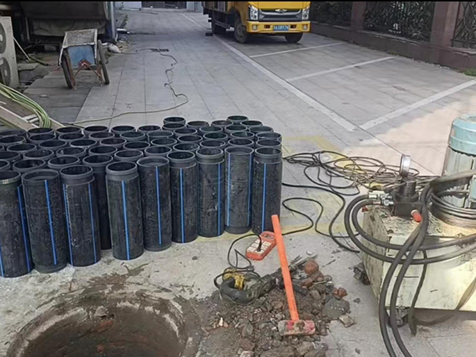 石首PE置换管厂家 DN315置换管 非开挖管短管置换